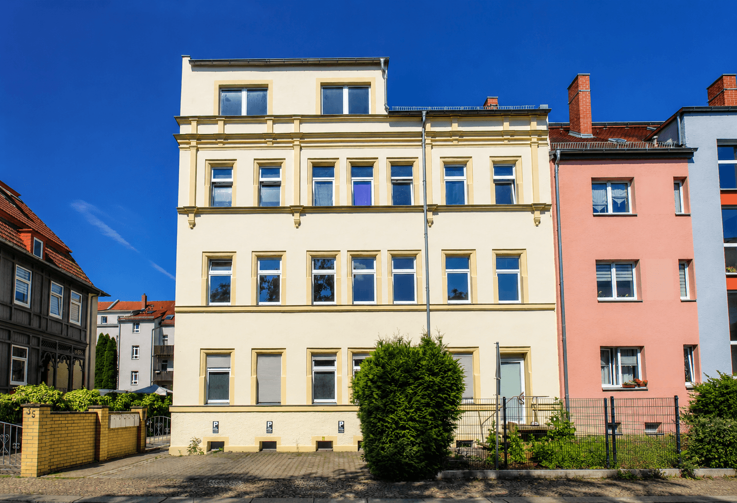 Straßenansicht