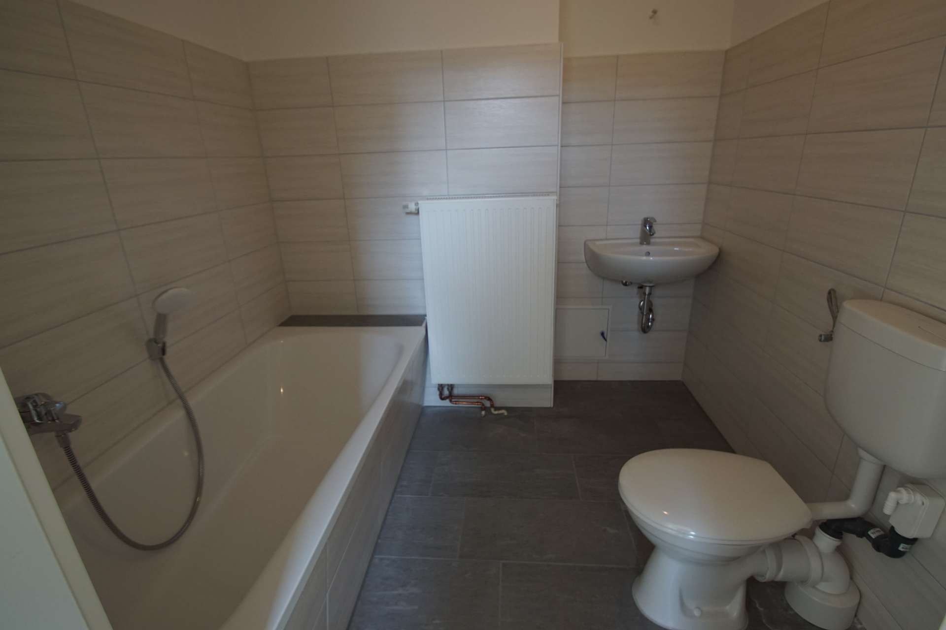 Mehrfamilienhaus 1.OG WC/Bad