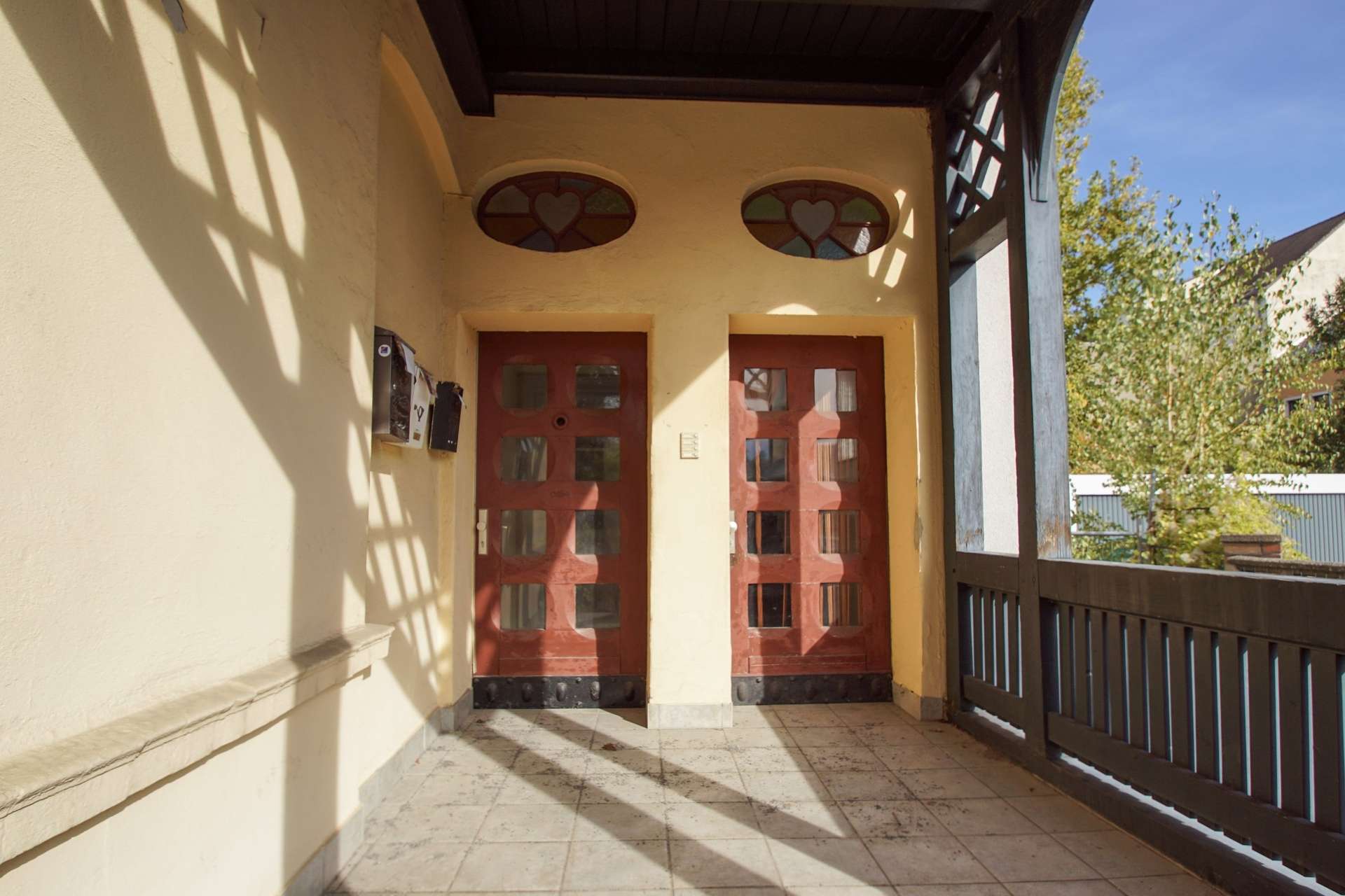Hauseingang mit Veranda