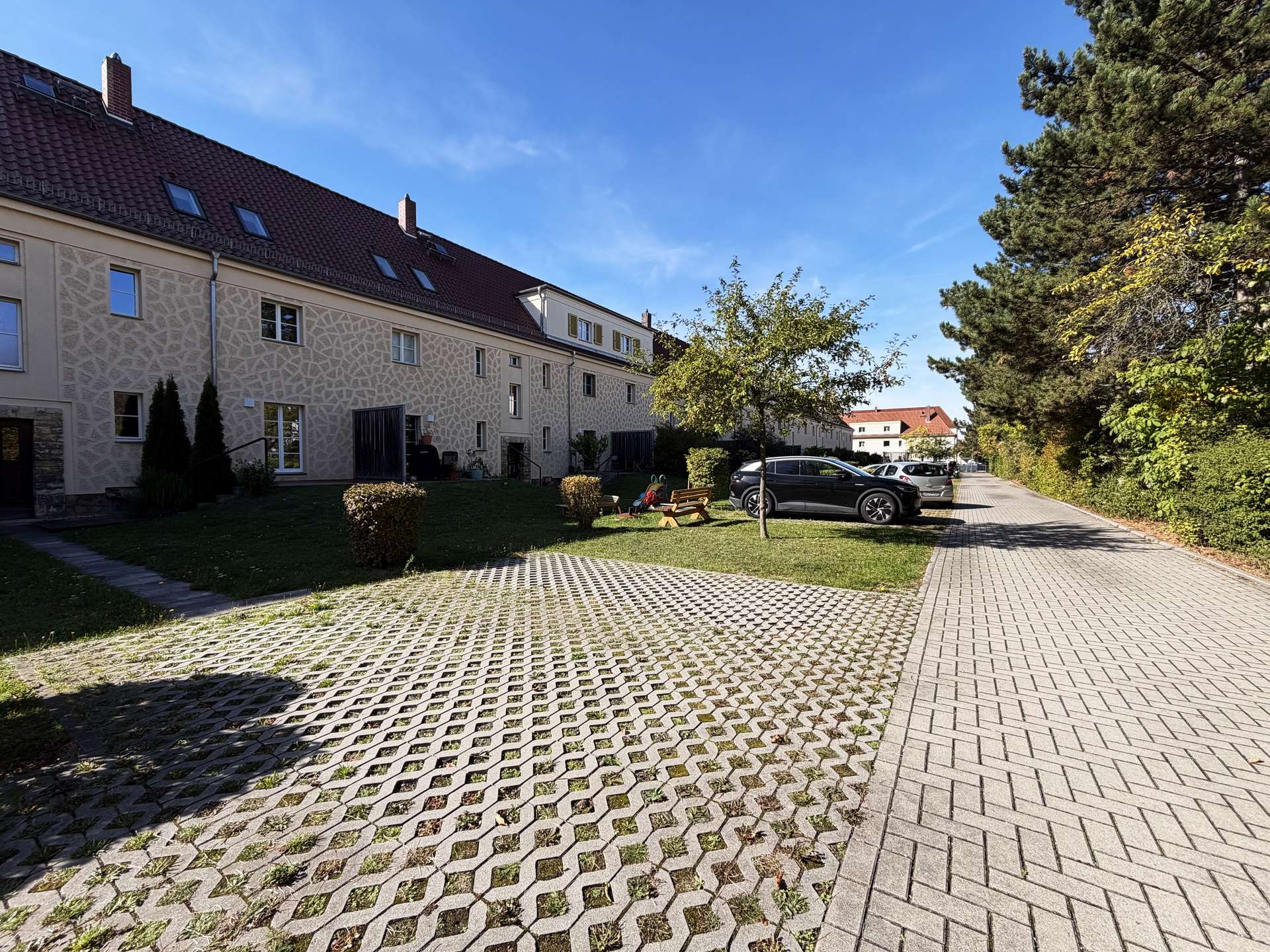 Stellplätze im Hinterhof