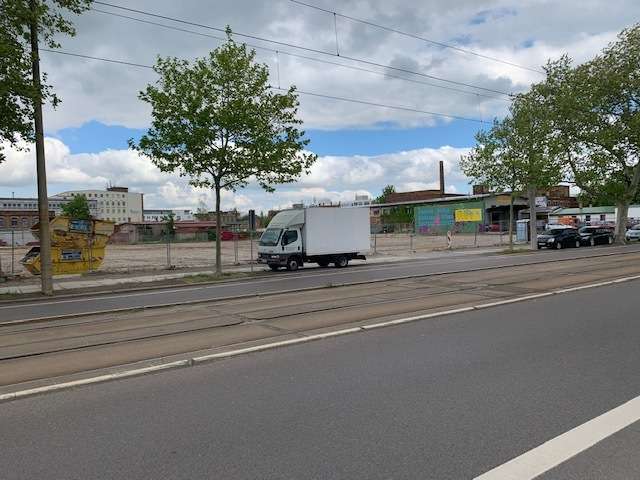 Grundstück Straßenansicht
