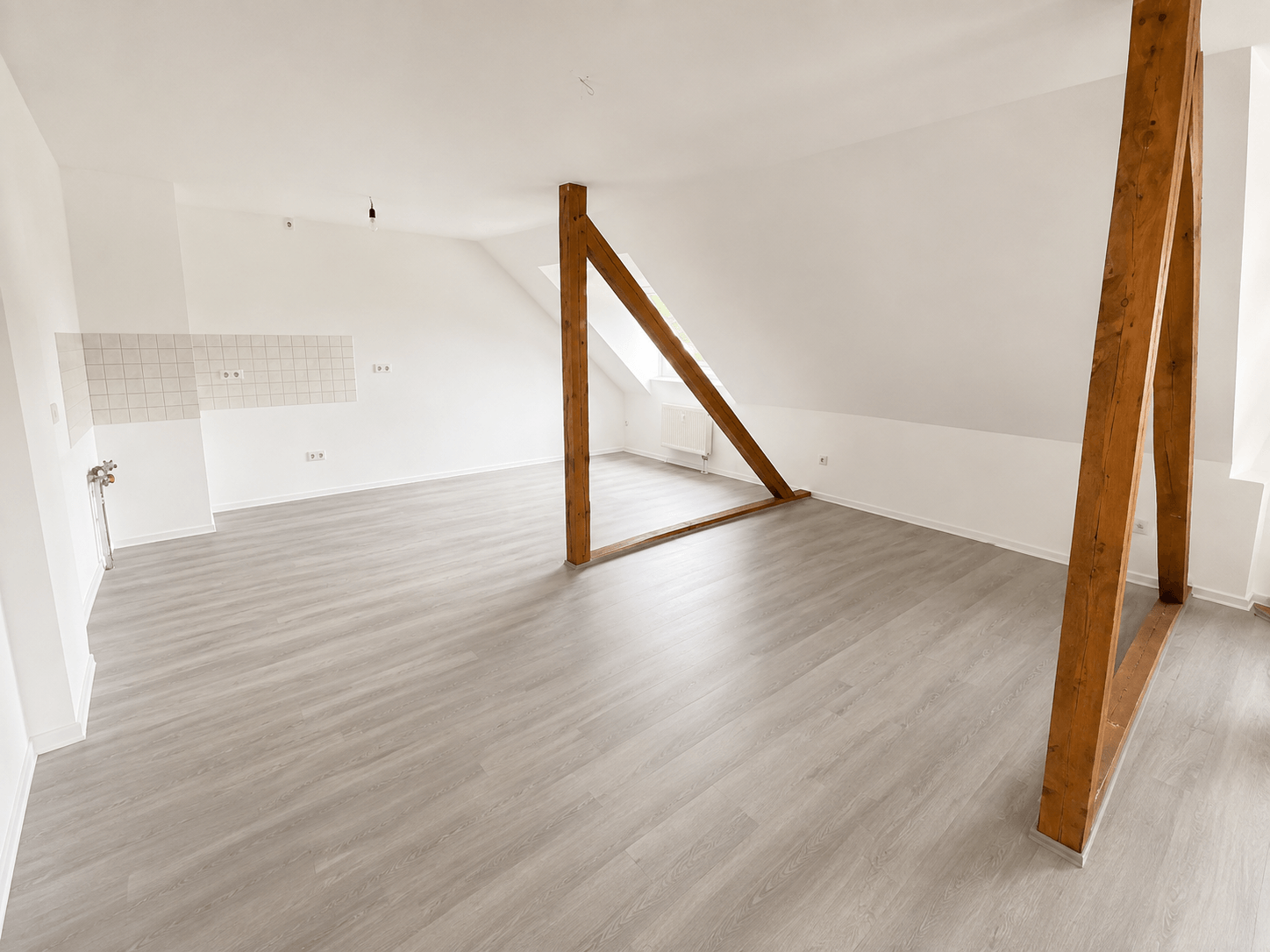Wohnzimmer mit Blick zur Küche