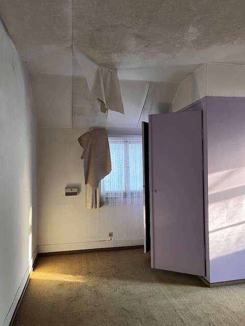 Zimmer sanierungsbedürftig