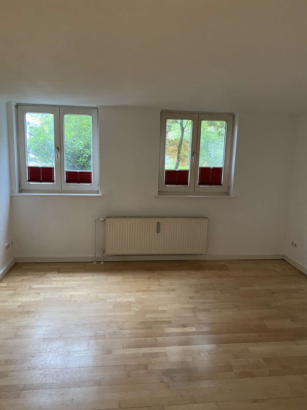 UG (Souterrain) Zimmer