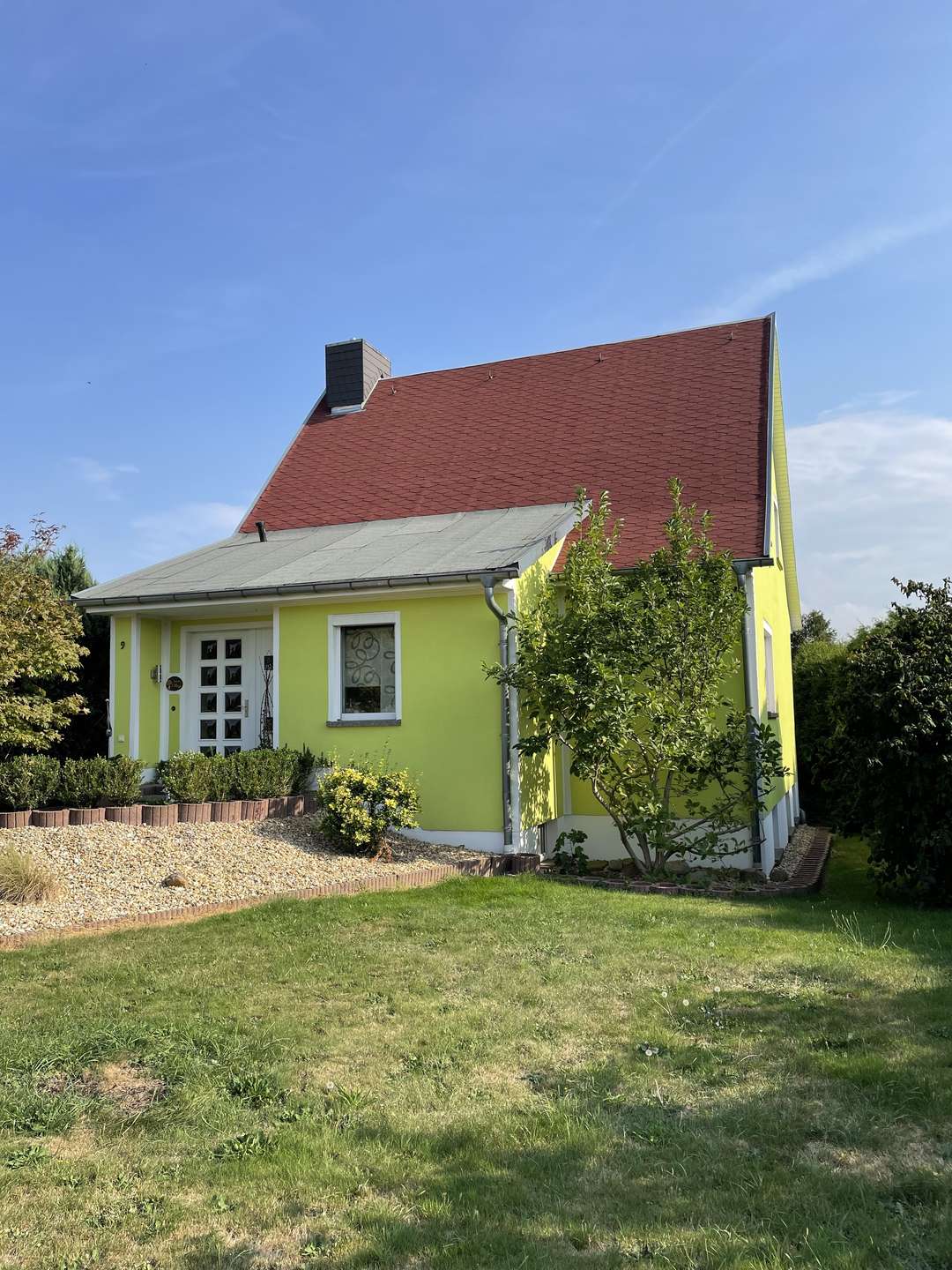 Straßenseitige Ansicht