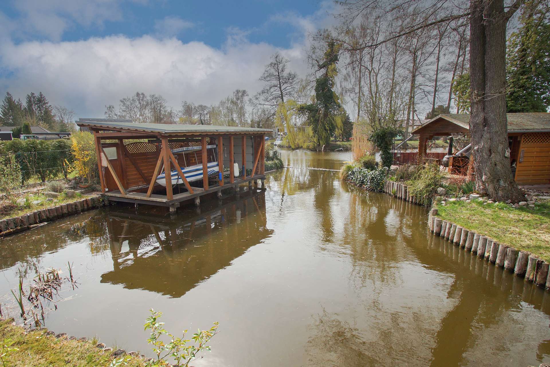 Garten mit Wasserzugang 