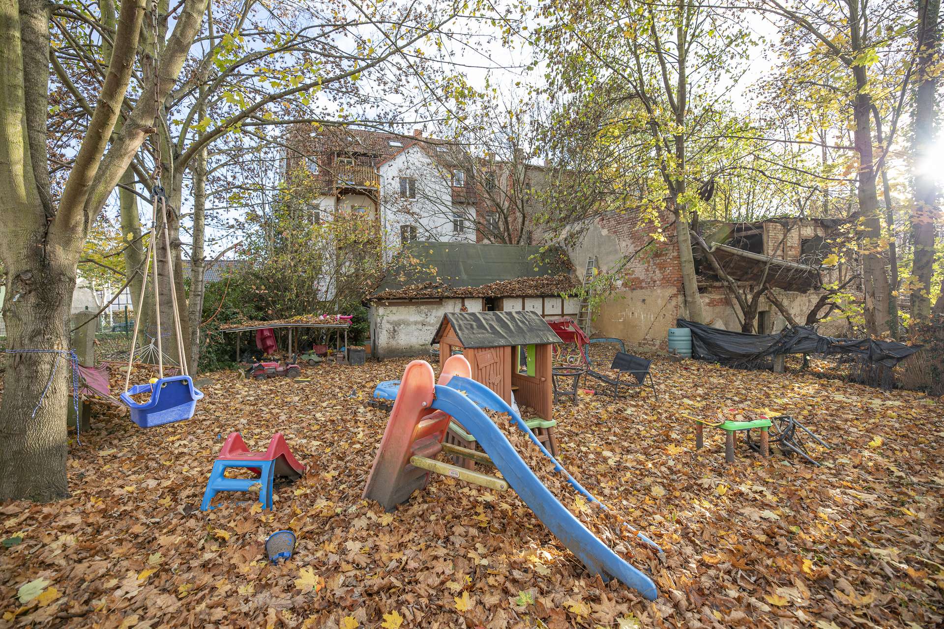 Garten mit Spielplatz