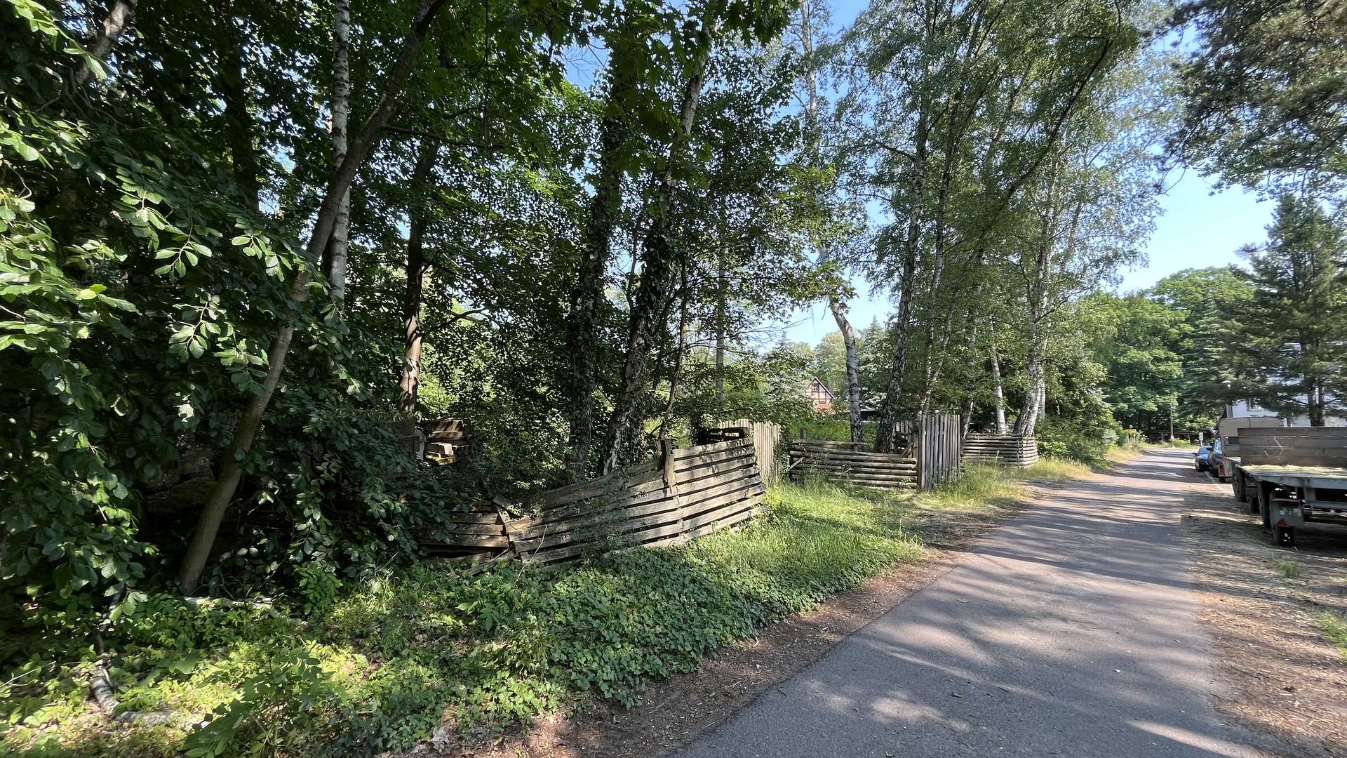 Blick von der Nebenstraße