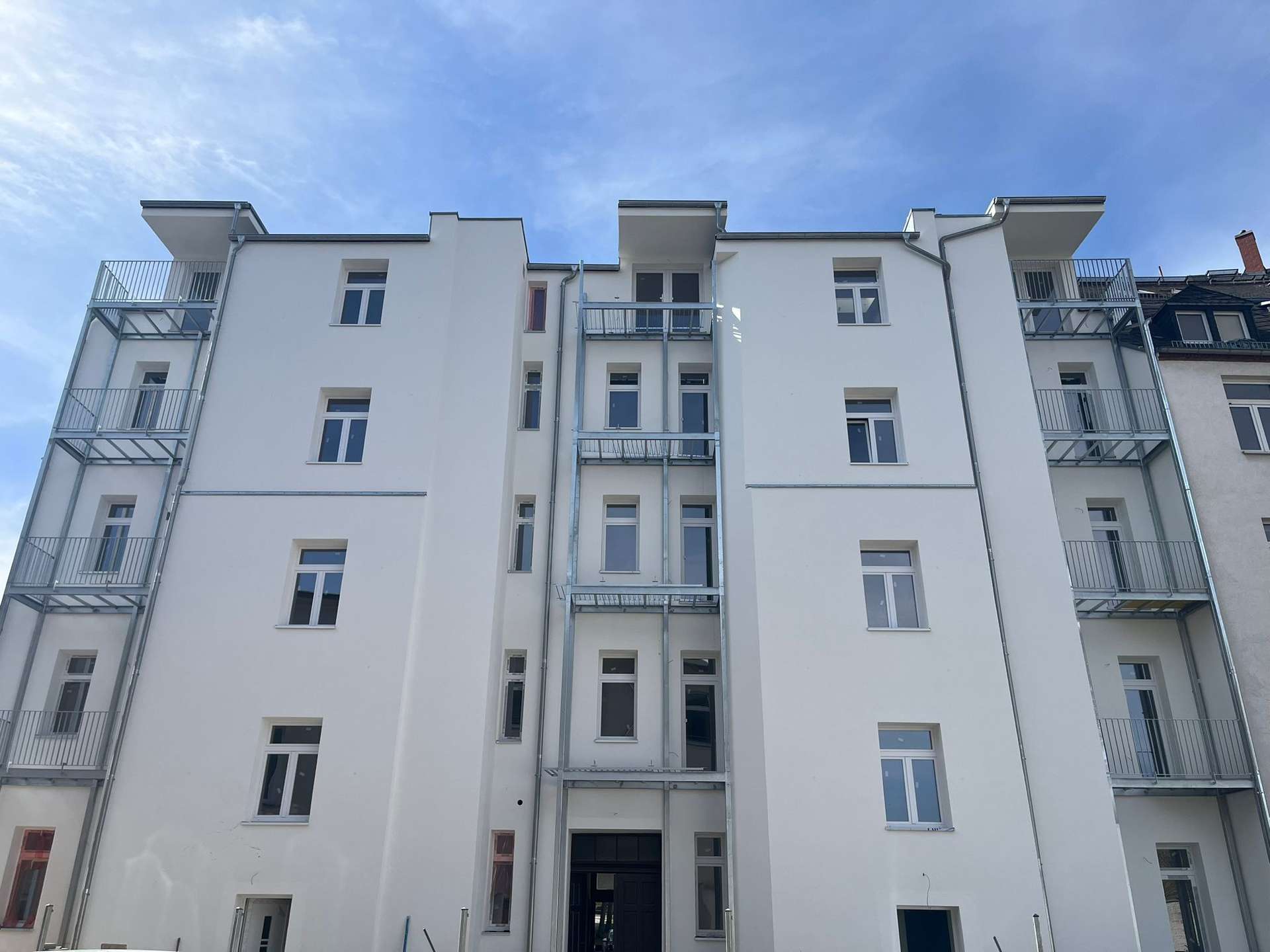 Rückansicht mit Balkonen