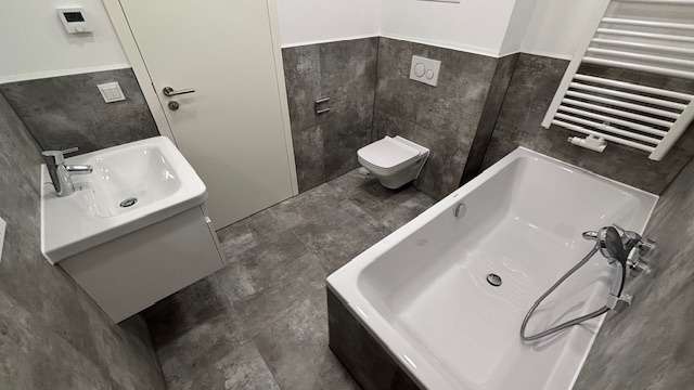 Bad mit Wanne1