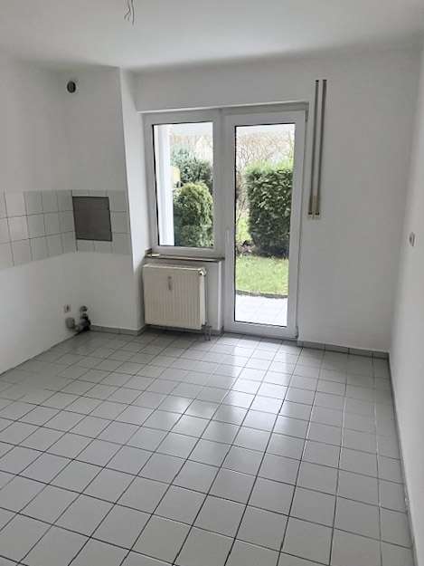 Küche mit Terrassenzugang