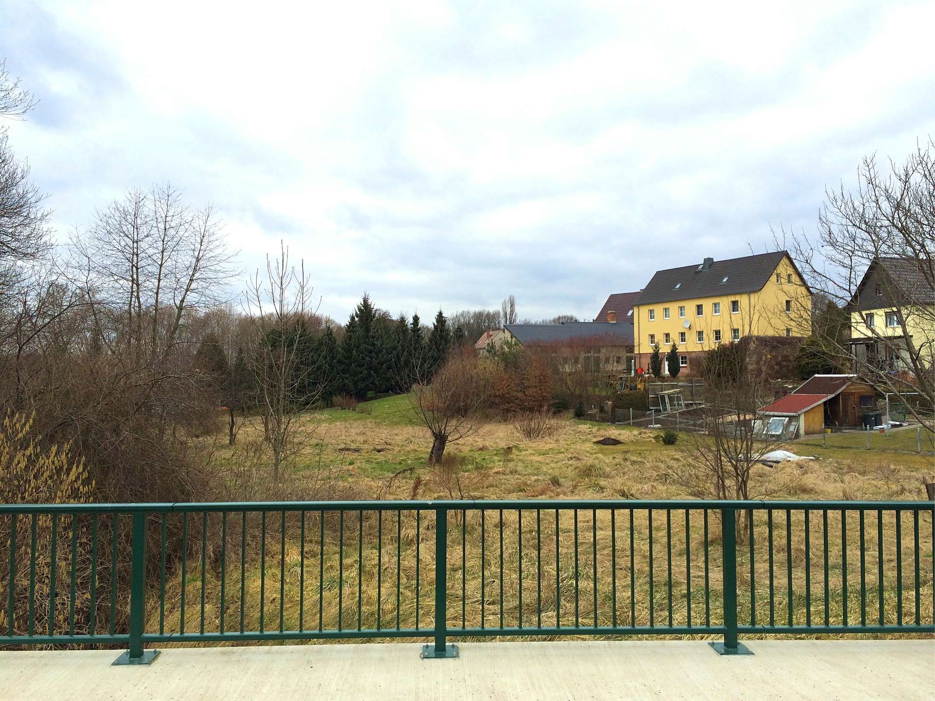 551530-lang1#Blick auf das Grundstück, Stößen (Stößen)