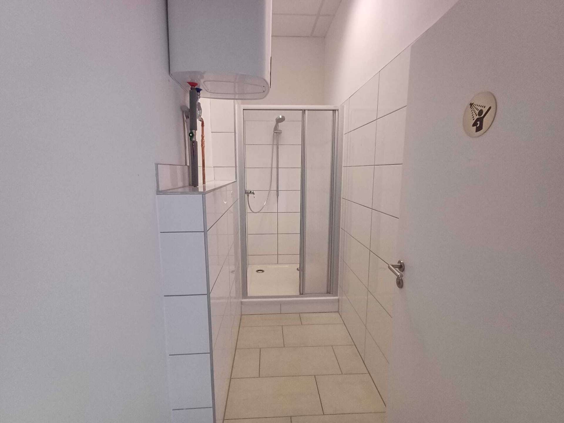 Dusche, Bitterfeld-Wolfen (Bitterfeld-Wolfen), Burgstraße 57