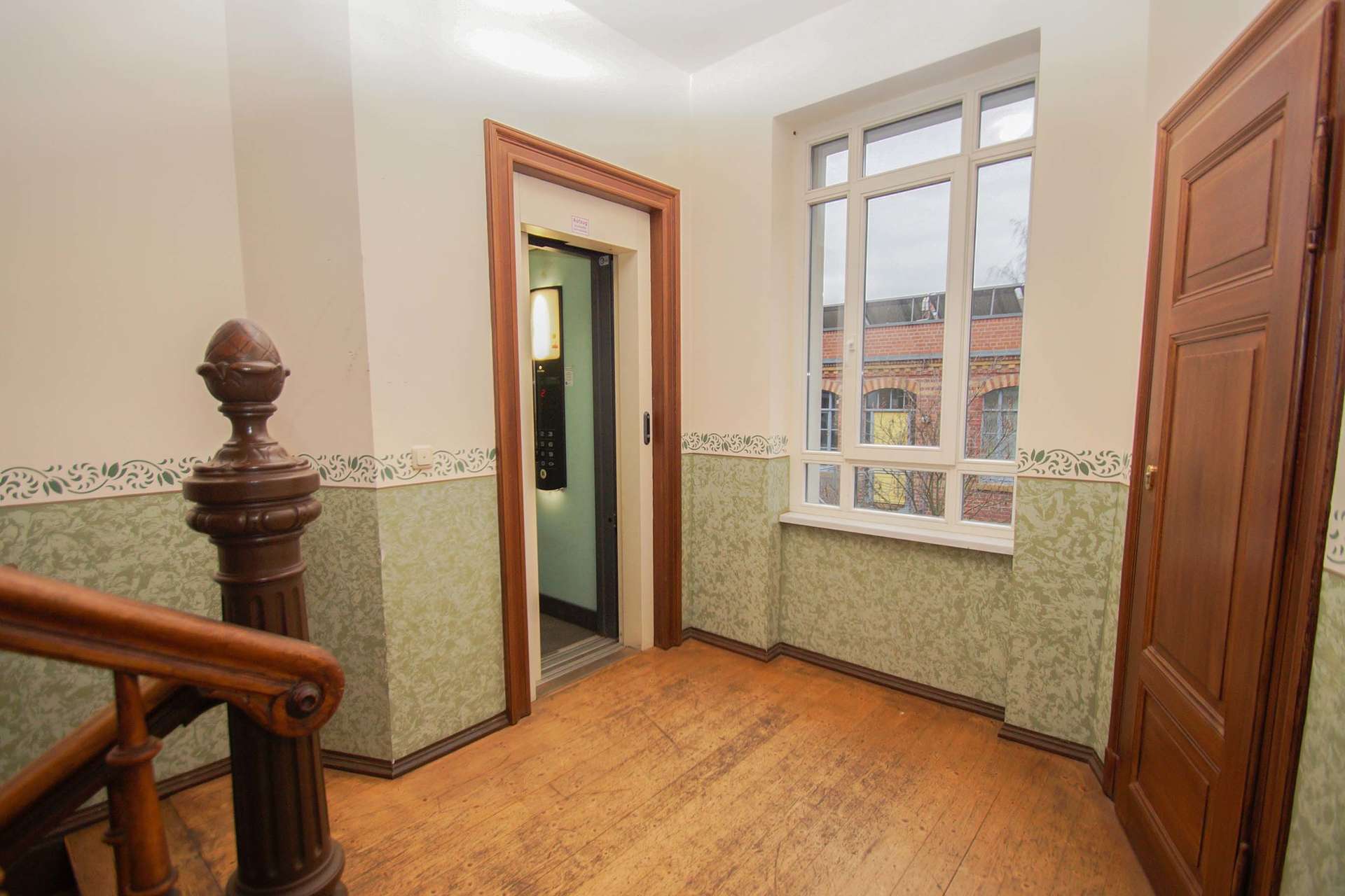 Aufzug, Leipzig (Altlindenau)