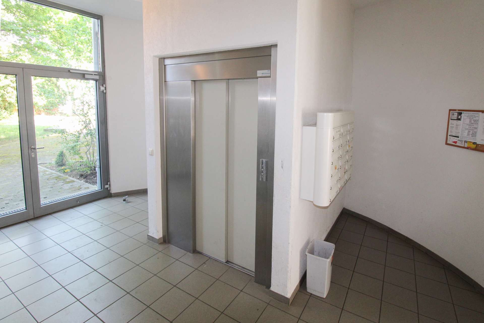 Treppenhaus_Aufzug, Leipzig (Lindenau)