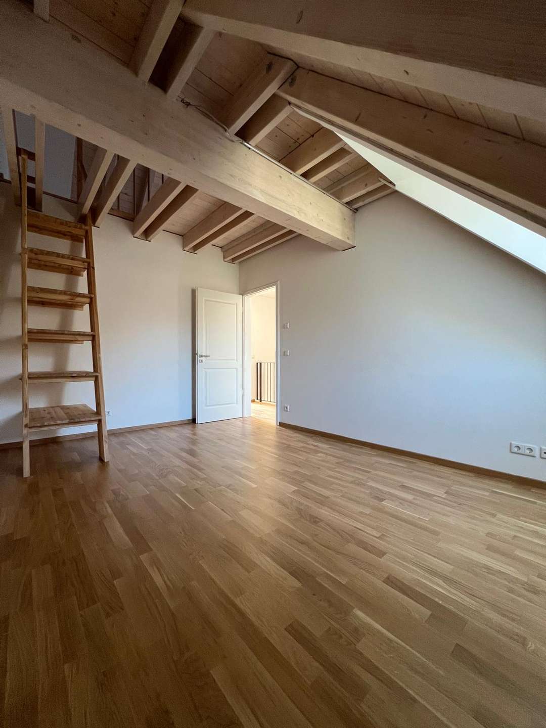 Kinder-/ Arbeitszimmer 2 mit Zugang zum Spitzboden, Leipzig (Großzschocher)