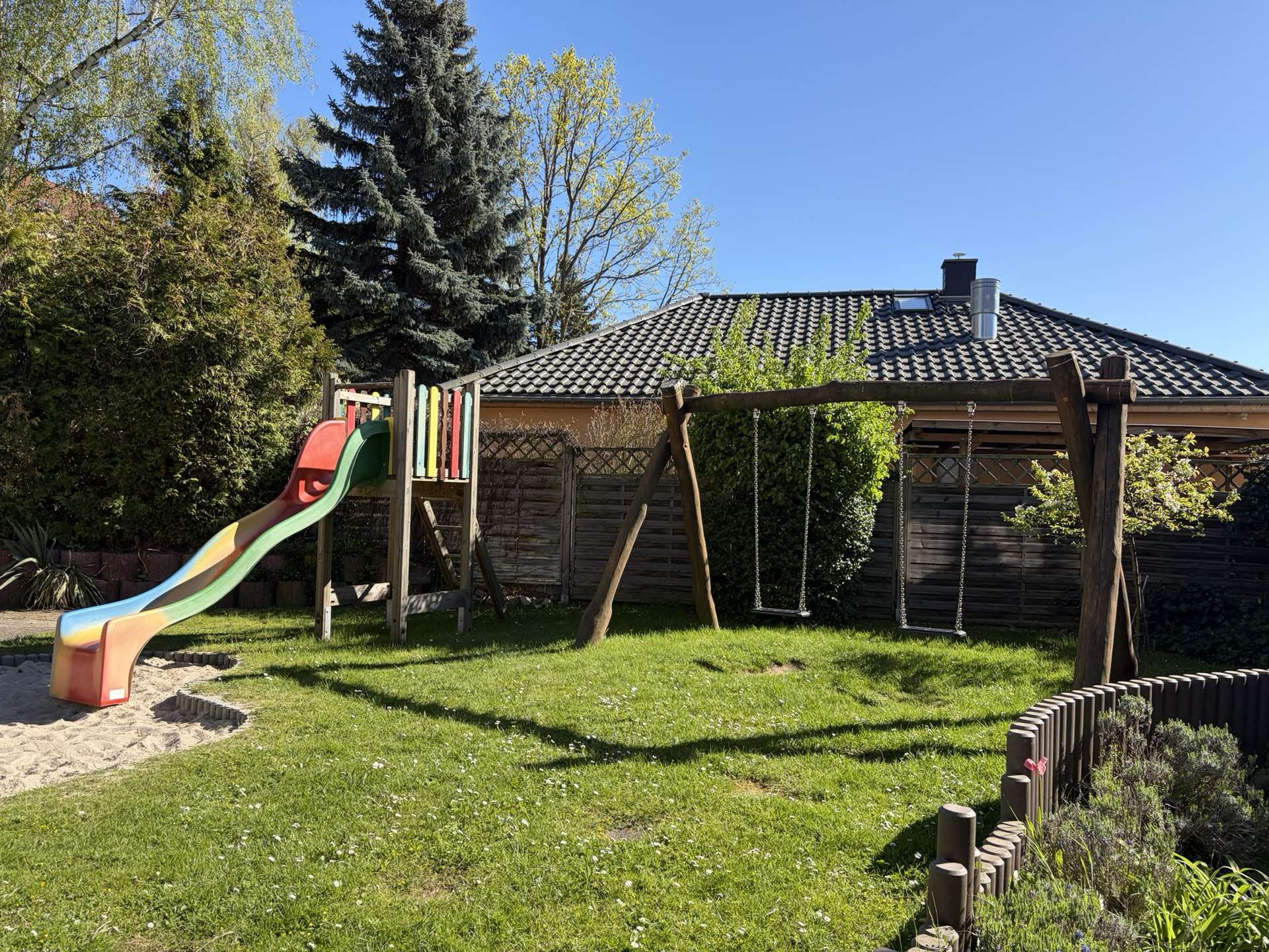 Spielplatz im Innenhof, Leipzig (Sellerhausen-Stünz)