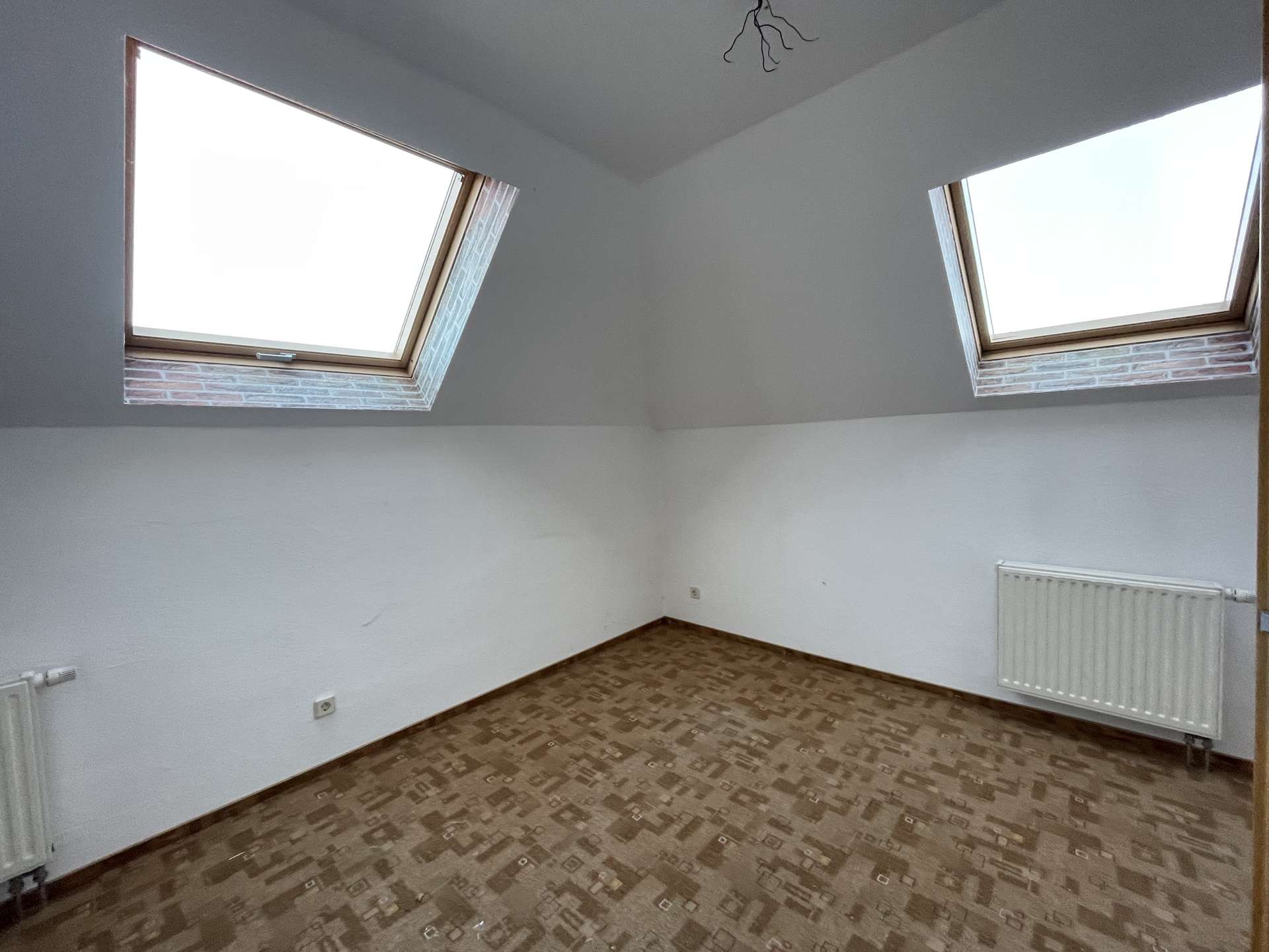 Wohnraum DG vor Renovierung, Zwickau (Oberhohndorf)