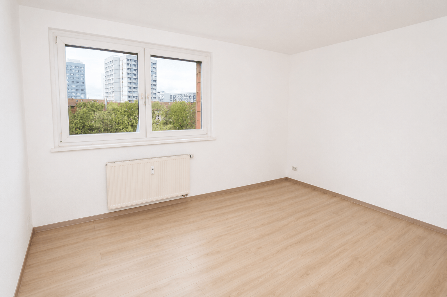 Zimmer 2, Erfurt (Krämpfervorstadt), Stauffenbergallee 44