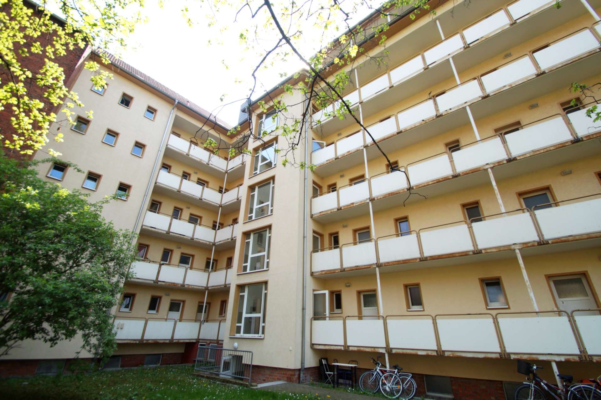 Hinteransicht, Erfurt (Krämpfervorstadt), Stauffenbergallee 44