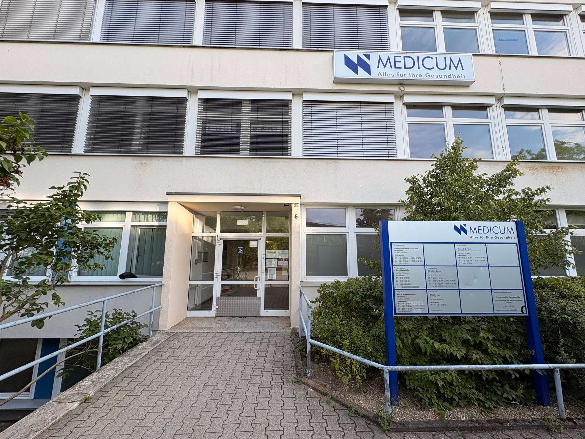 Außenansicht, Leipzig (Grünau-Mitte), Stuttgarter Allee 6